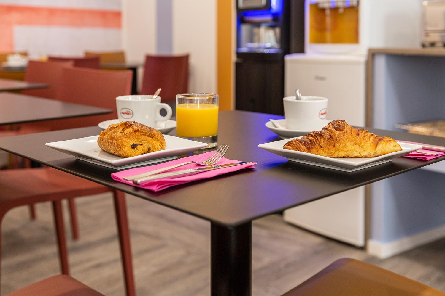 Alcove Hotel 3*