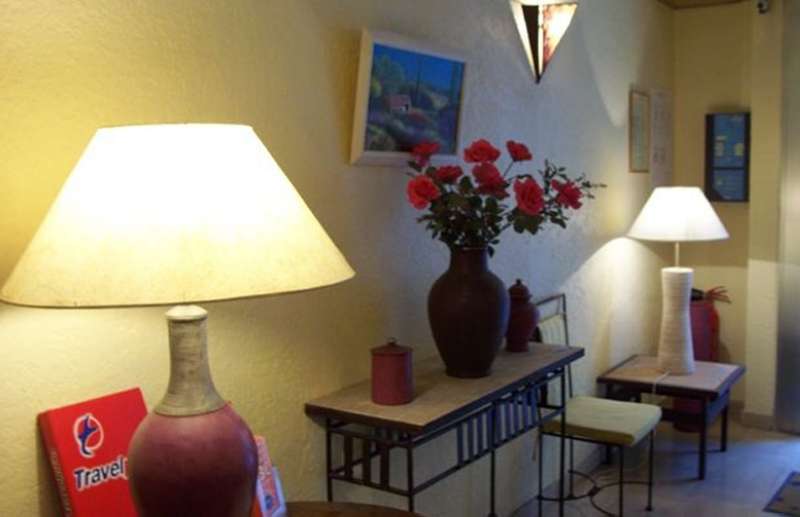 Alcove Hotel 3*